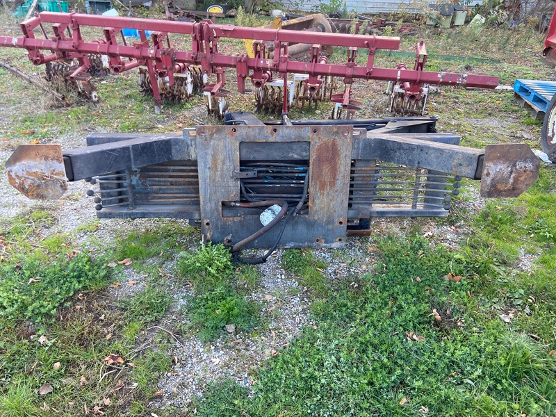 Miscellaneous  Mounted Hydraulic Crane Photo